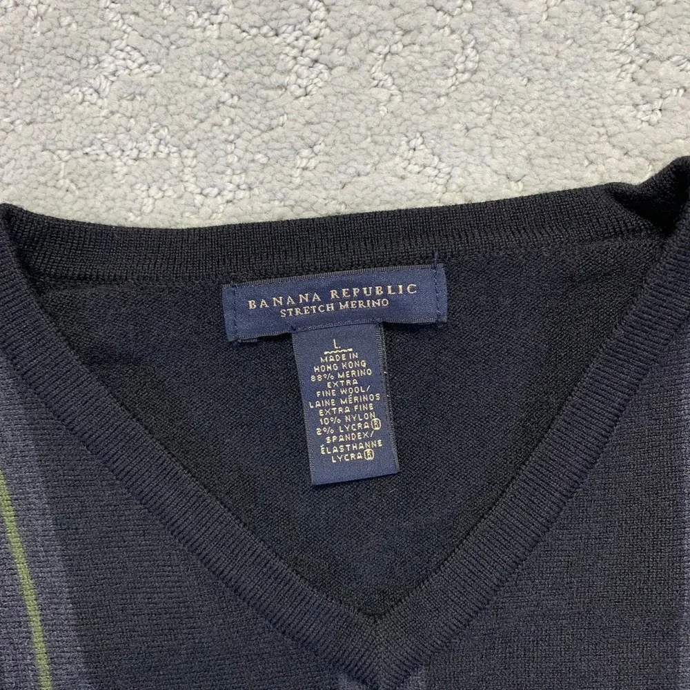 VINTAGE Banana Republic Sweater Mens L Black Striped‎ V-Neck Stretch Merino Wool